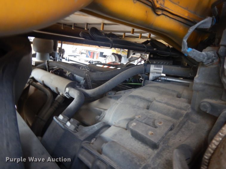 image for item DI8501 2016 Peterbilt 579  semi truck