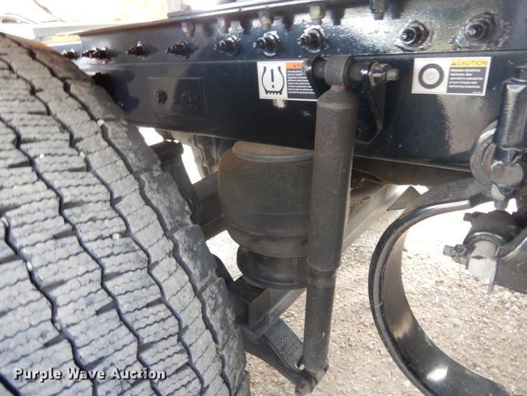 image for item DI8501 2016 Peterbilt 579  semi truck