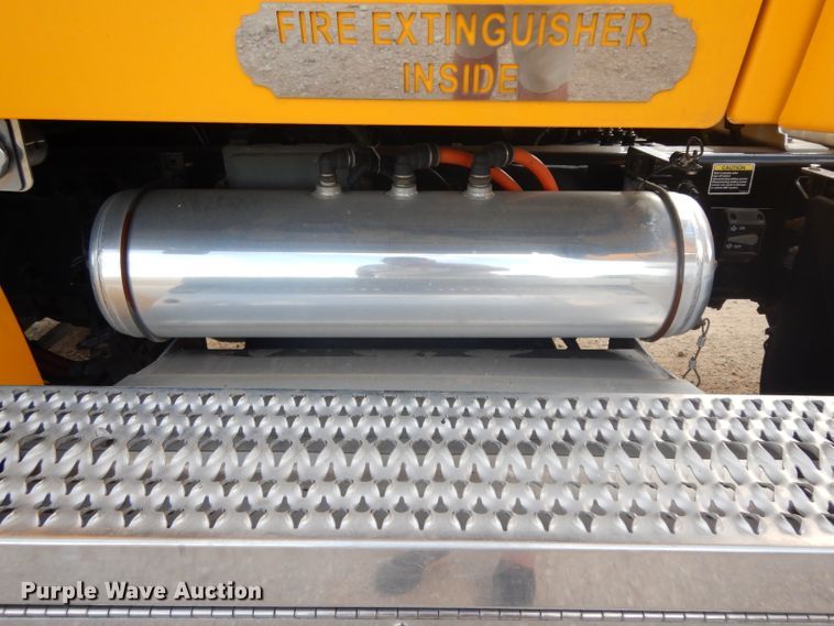 image for item DI8501 2016 Peterbilt 579  semi truck