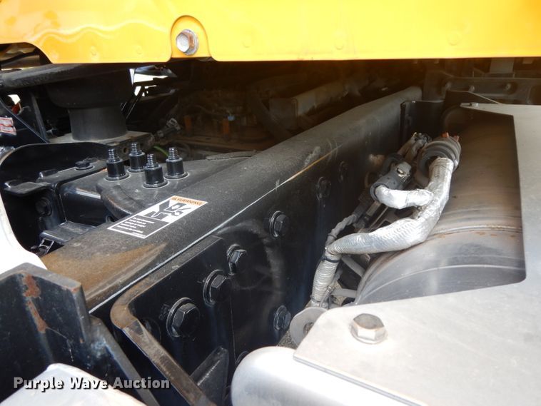 image for item DI8501 2016 Peterbilt 579  semi truck