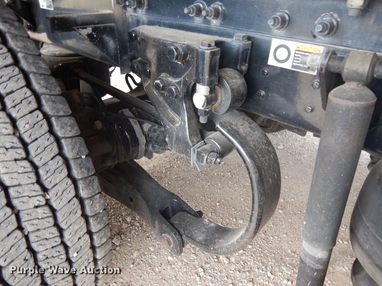 image for item DI8501 2016 Peterbilt 579  semi truck