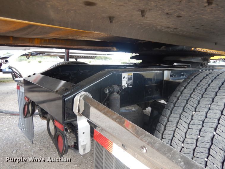 image for item DI8501 2016 Peterbilt 579  semi truck