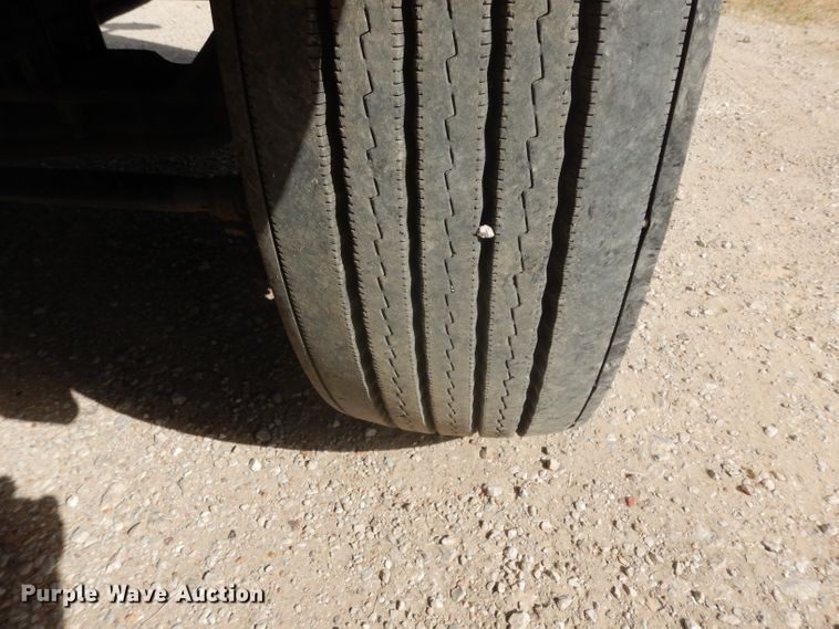 image for item DI8501 2016 Peterbilt 579  semi truck