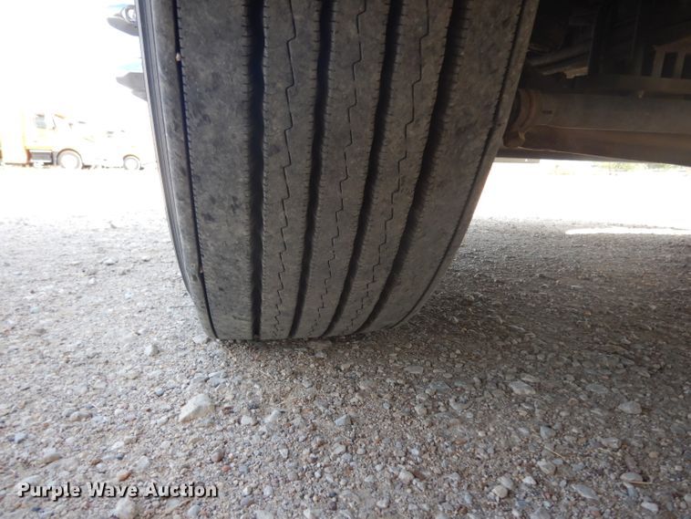 image for item DI8501 2016 Peterbilt 579  semi truck