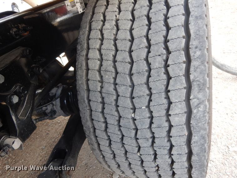 image for item DI8501 2016 Peterbilt 579  semi truck