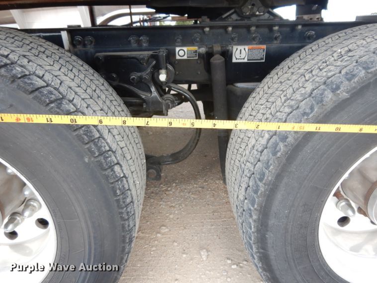 image for item DI8501 2016 Peterbilt 579  semi truck