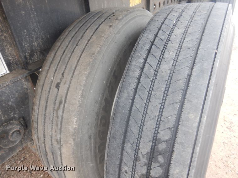 image for item DJ1057 2020 Transcraft flatbed trailer