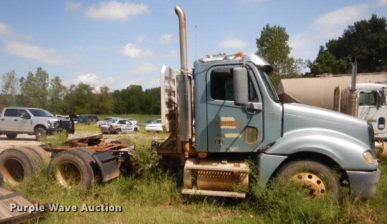 image for item DJ2007 2007 Freightliner Columbia  semi truck