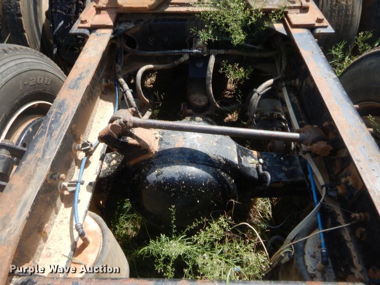 image for item DJ2007 2007 Freightliner Columbia  semi truck