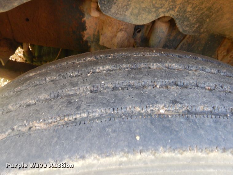 image for item DJ2007 2007 Freightliner Columbia  semi truck