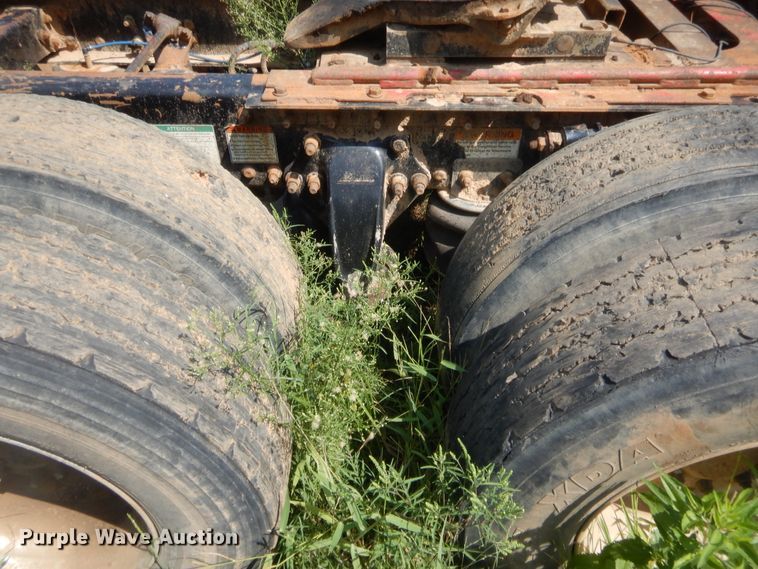 image for item DJ2007 2007 Freightliner Columbia  semi truck