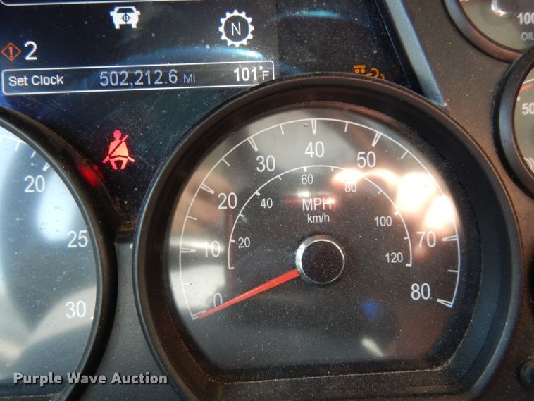 image for item DJ6530 2016 Peterbilt 579  semi truck