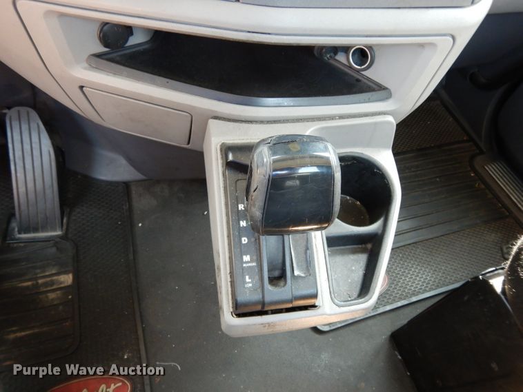 image for item DJ6530 2016 Peterbilt 579  semi truck