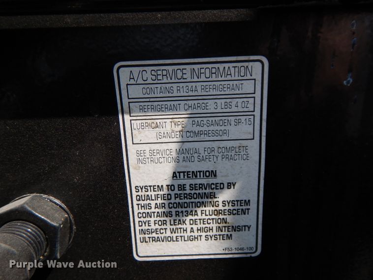 image for item DJ6530 2016 Peterbilt 579  semi truck