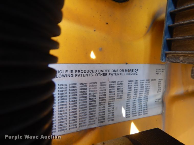 image for item DJ6530 2016 Peterbilt 579  semi truck