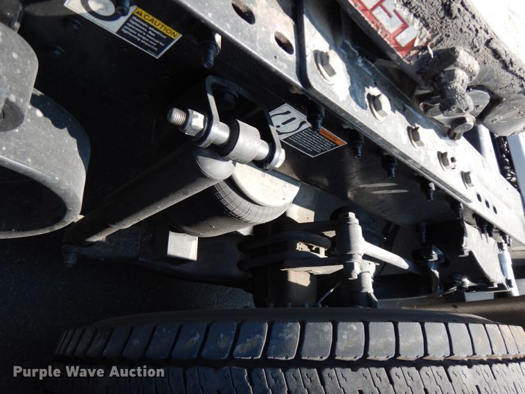 image for item DJ6530 2016 Peterbilt 579  semi truck