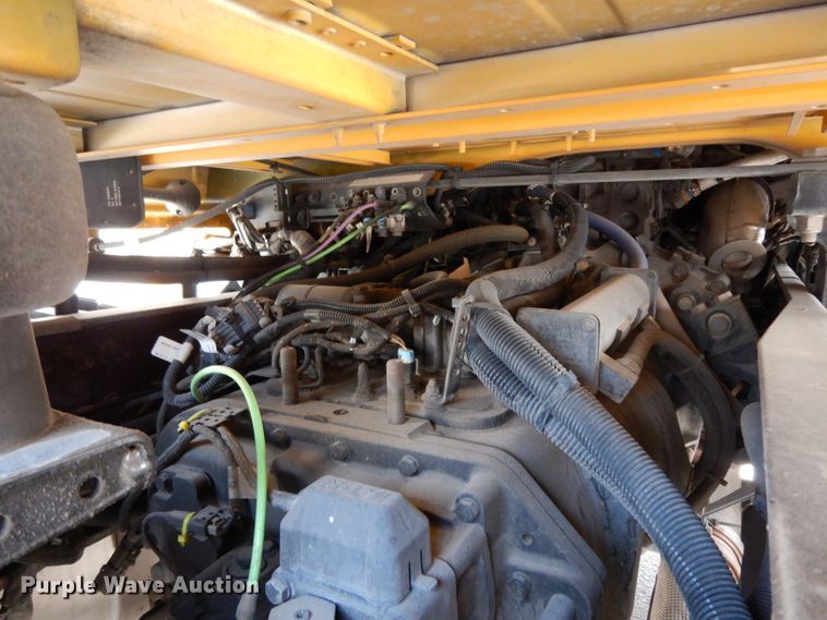 image for item DJ6530 2016 Peterbilt 579  semi truck