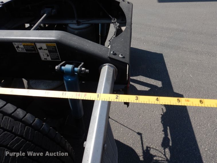 image for item DJ6530 2016 Peterbilt 579  semi truck