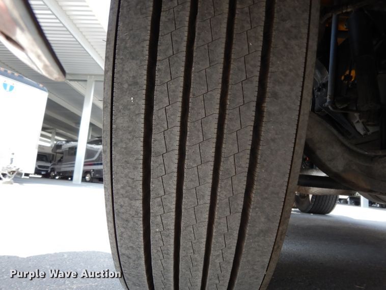 image for item DJ6530 2016 Peterbilt 579  semi truck