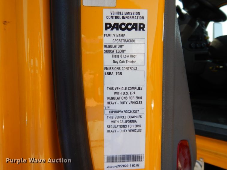 image for item DJ6530 2016 Peterbilt 579  semi truck