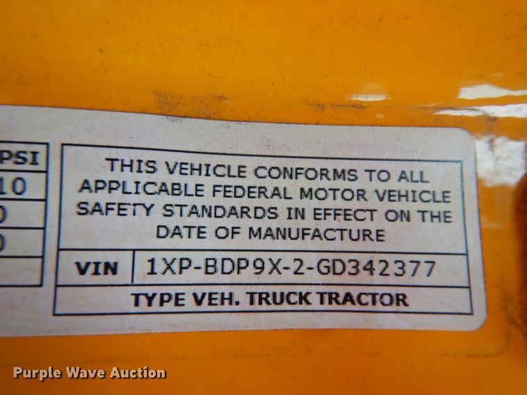 image for item DJ6530 2016 Peterbilt 579  semi truck