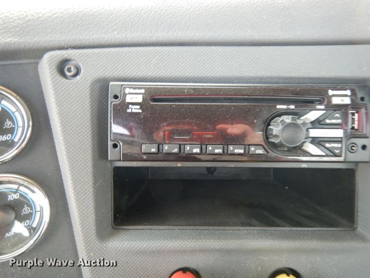 image for item DJ6531 2018 Freightliner Cascadia  semi truck