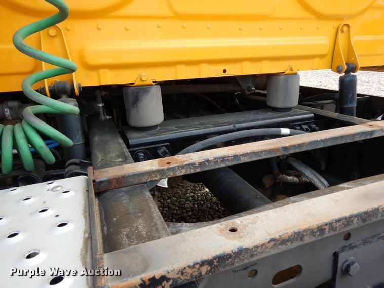 image for item DJ6531 2018 Freightliner Cascadia  semi truck