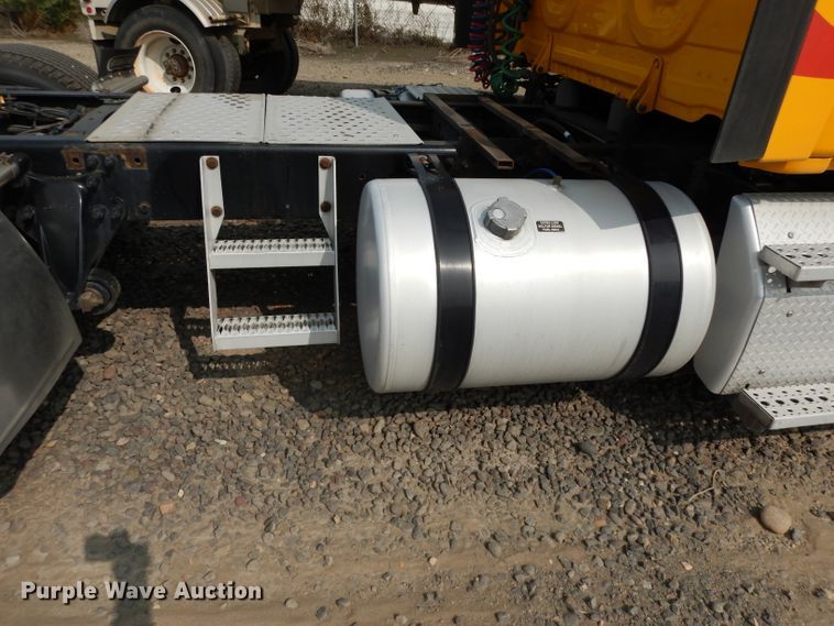 image for item DJ6531 2018 Freightliner Cascadia  semi truck