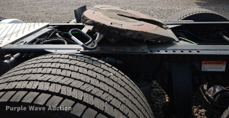 image for item DJ6531 2018 Freightliner Cascadia  semi truck