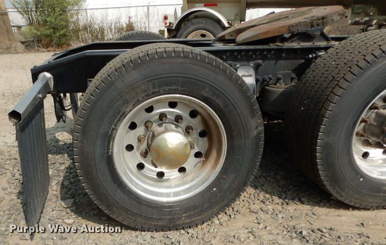 image for item DJ6531 2018 Freightliner Cascadia  semi truck