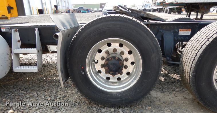 image for item DJ6531 2018 Freightliner Cascadia  semi truck