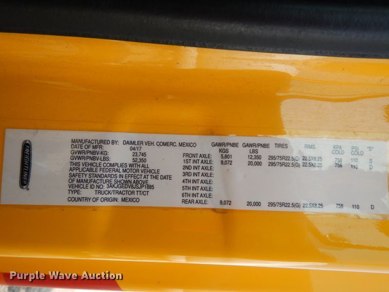 image for item DJ6531 2018 Freightliner Cascadia  semi truck