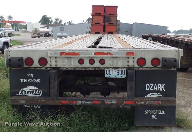 image for item EP9910 1999 Utility FS2CHA flatbed trailer