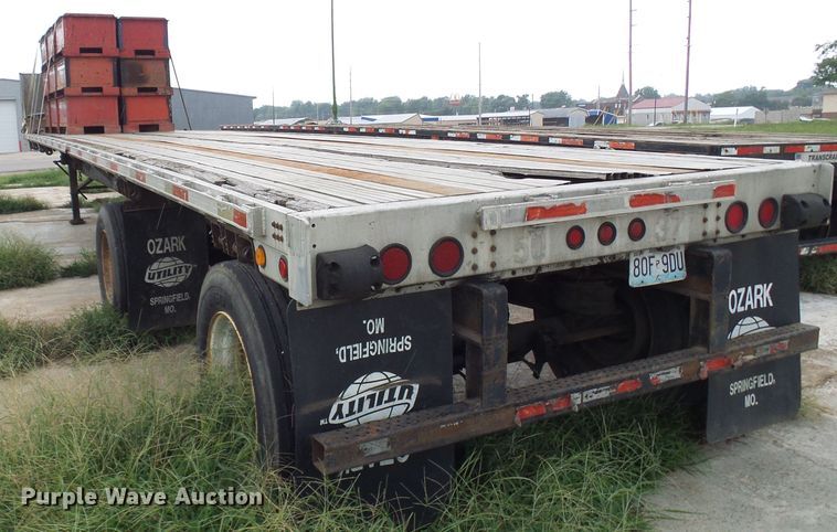image for item EP9910 1999 Utility FS2CHA flatbed trailer