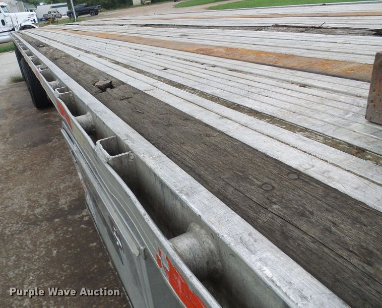 image for item EP9910 1999 Utility FS2CHA flatbed trailer