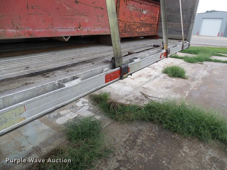 image for item EP9910 1999 Utility FS2CHA flatbed trailer