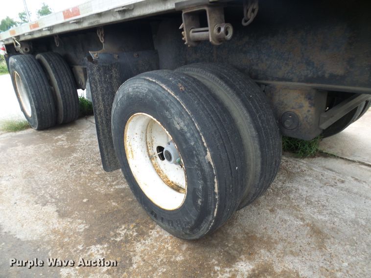 image for item EP9910 1999 Utility FS2CHA flatbed trailer