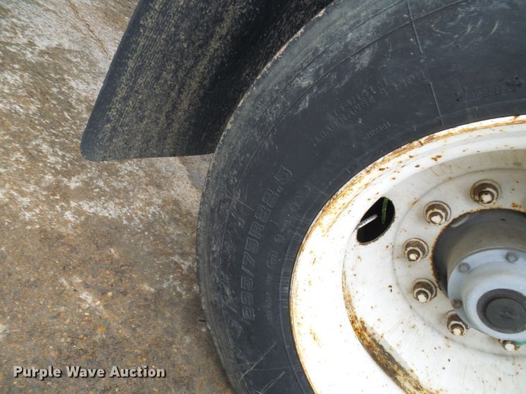 image for item EP9910 1999 Utility FS2CHA flatbed trailer