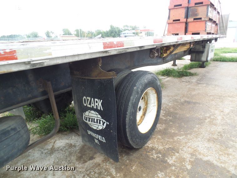 image for item EP9910 1999 Utility FS2CHA flatbed trailer