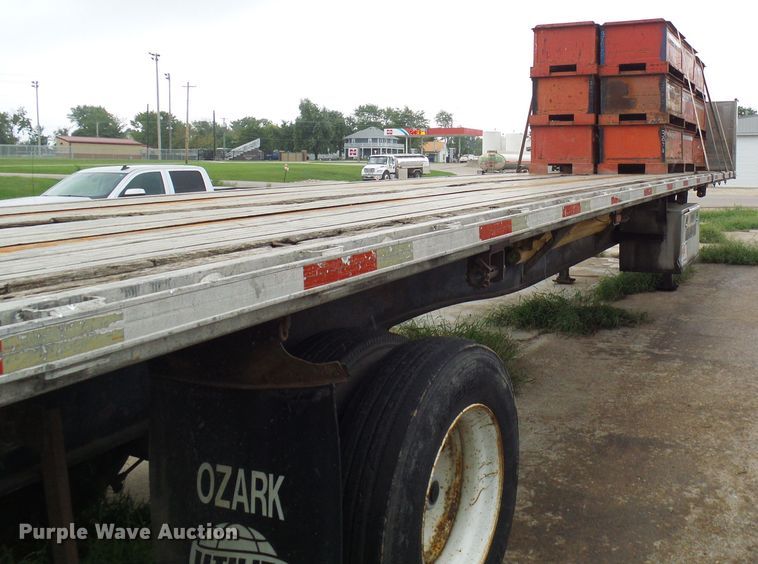 image for item EP9910 1999 Utility FS2CHA flatbed trailer