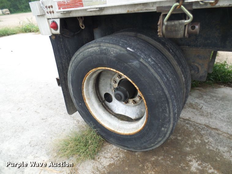 image for item EP9910 1999 Utility FS2CHA flatbed trailer