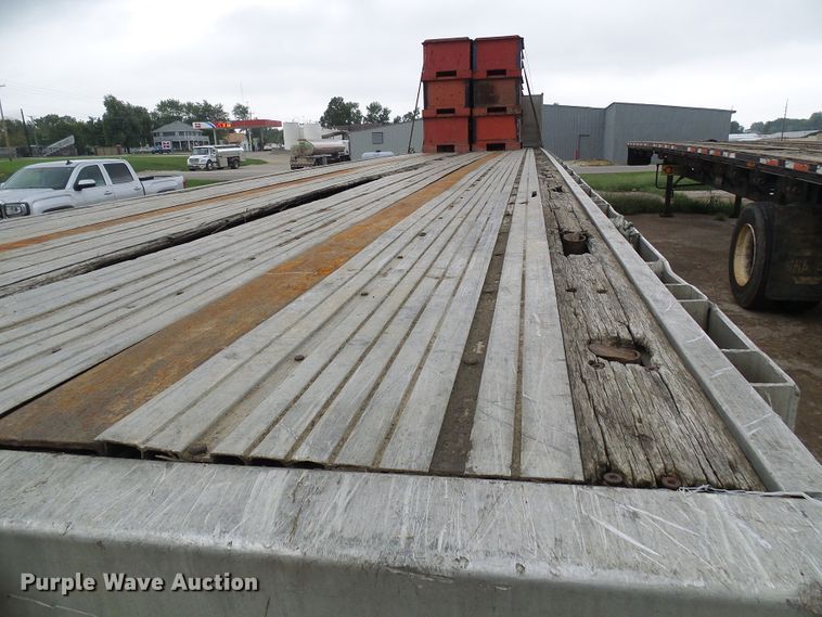 image for item EP9910 1999 Utility FS2CHA flatbed trailer