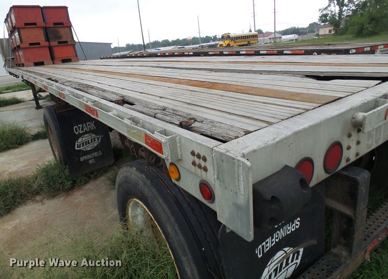 image for item EP9910 1999 Utility FS2CHA flatbed trailer