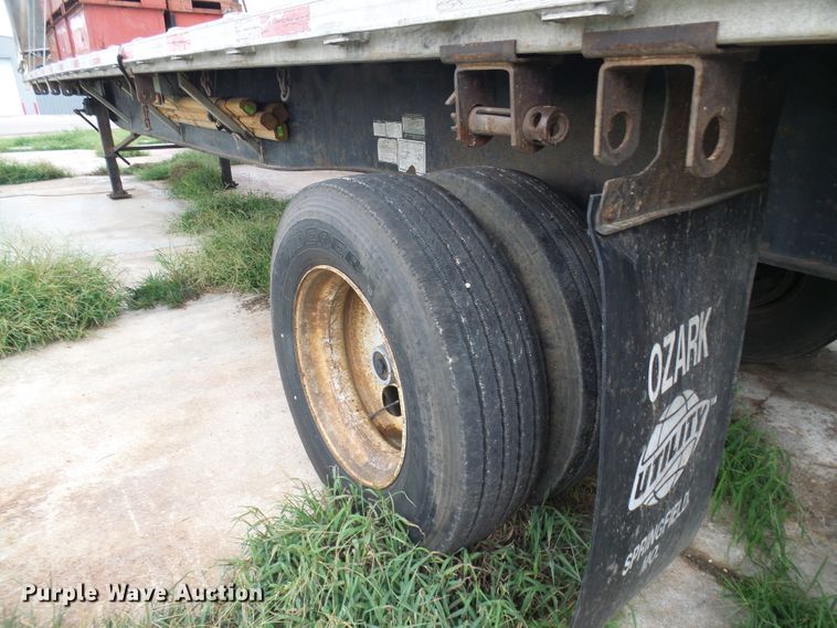 image for item EP9910 1999 Utility FS2CHA flatbed trailer