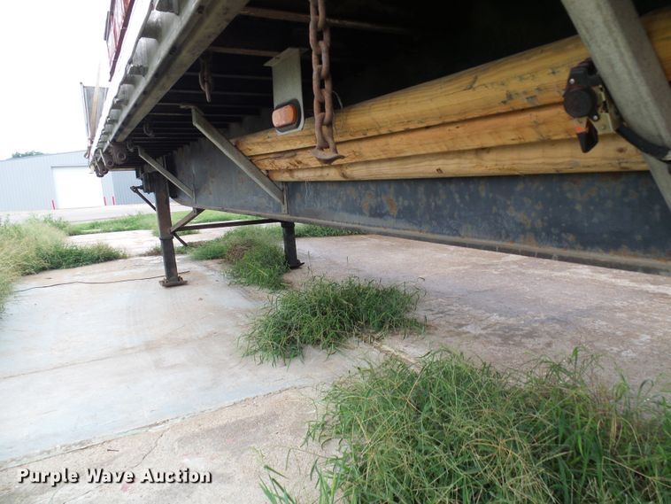 image for item EP9910 1999 Utility FS2CHA flatbed trailer