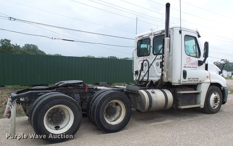 image for item EP9914 2012 Freightliner Cascadia  semi truck