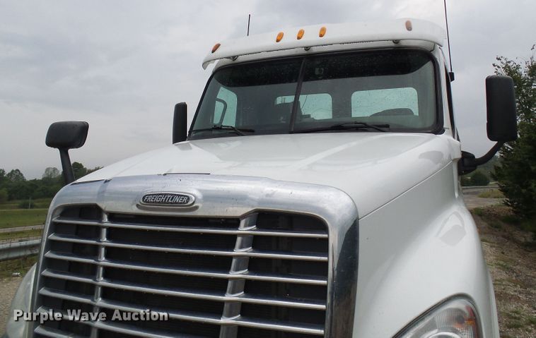 image for item EP9914 2012 Freightliner Cascadia  semi truck