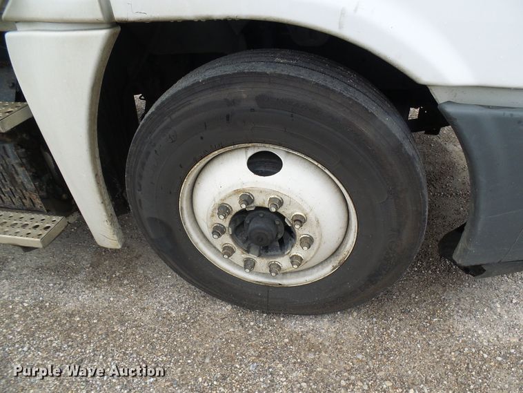 image for item EP9914 2012 Freightliner Cascadia  semi truck