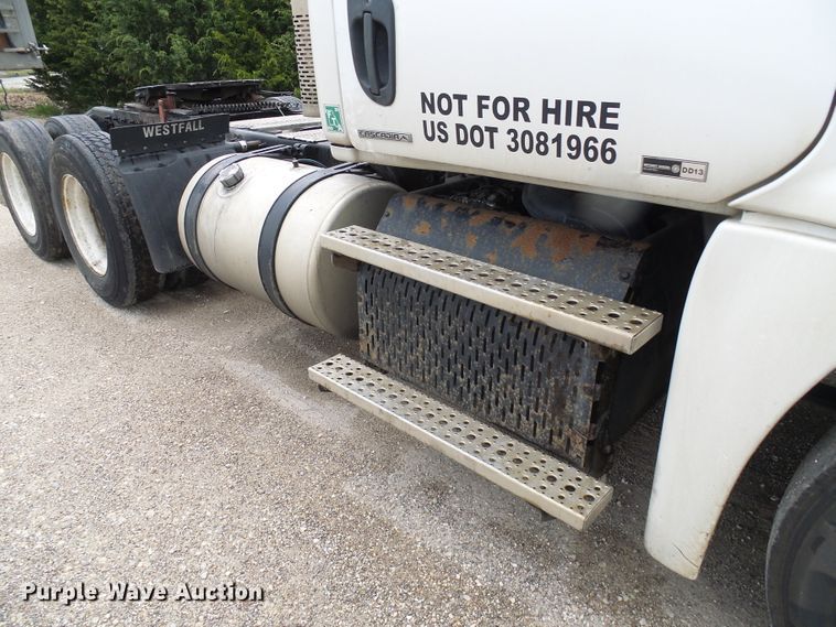 image for item EP9914 2012 Freightliner Cascadia  semi truck