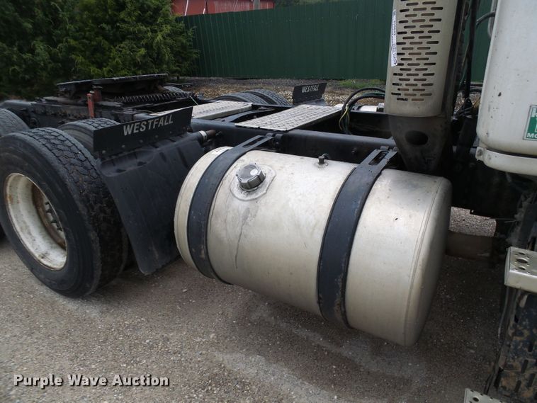 image for item EP9914 2012 Freightliner Cascadia  semi truck